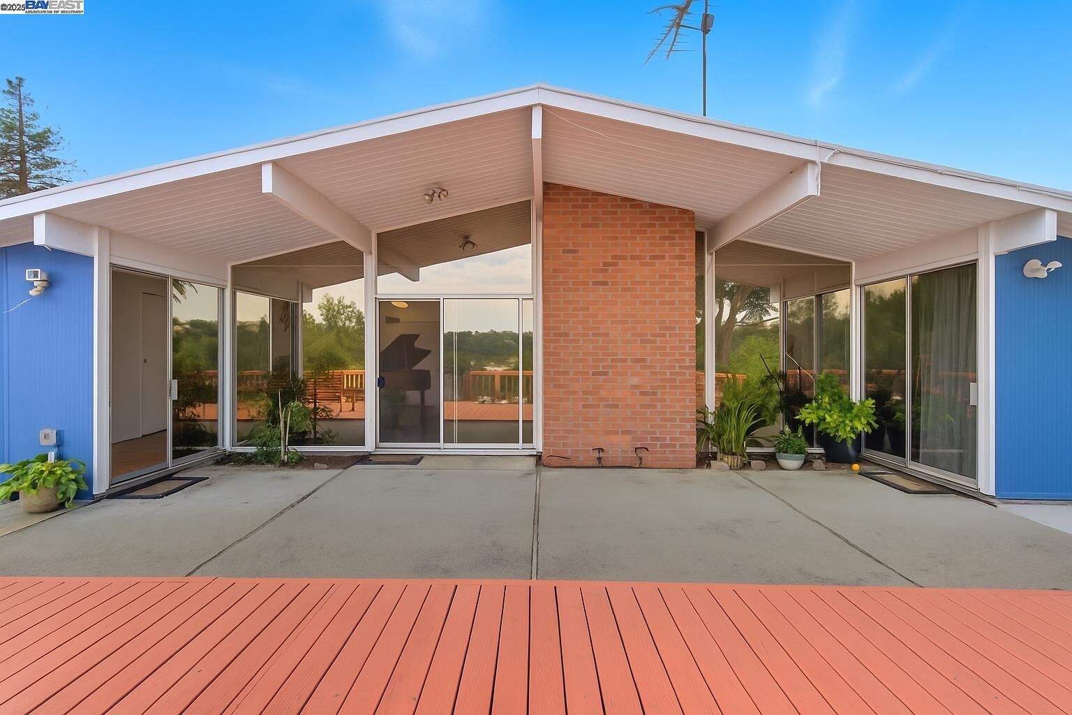 Property Photo:  5605 Greenridge Rd  CA 94552 