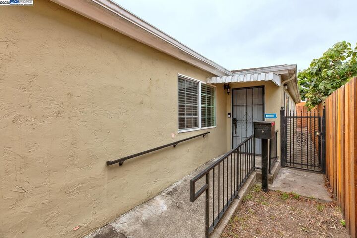 Property Photo: 723 Apgar St CA 94609