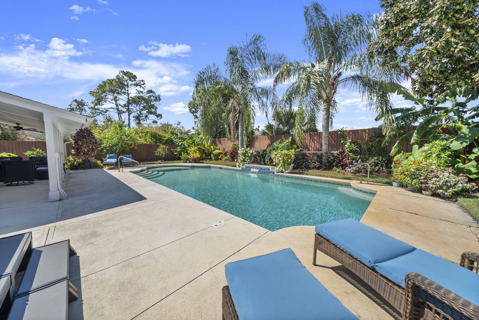 Property Photo: 223 Scooter Drive FL 32408