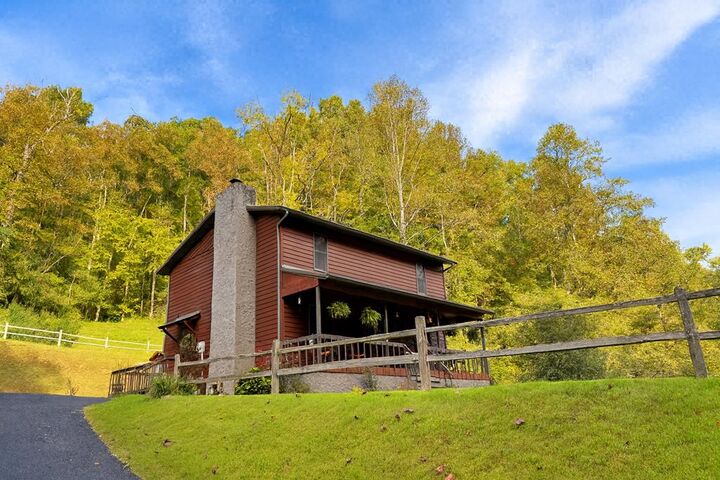 Property Photo: 569 Bentley Honaker Road KY 41501