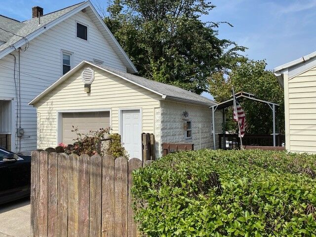 Property Photo:  2428 Liberty Street  PA 16502 