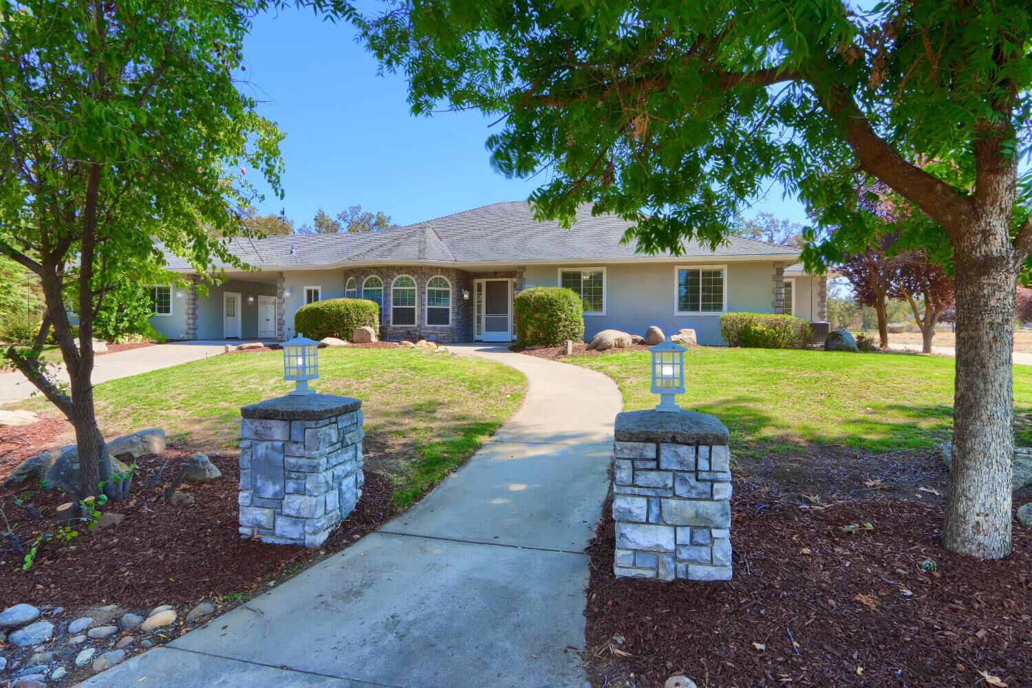 Property Photo:  41345 Singing Hills Circle  CA 93601 