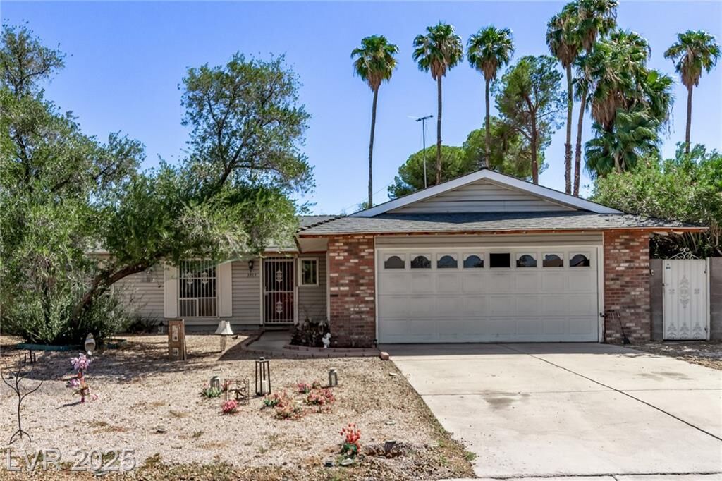 Property Photo: 3919 Brighthill Avenue NV 89121