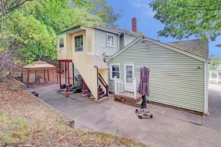 Property Photo:  123 Tilt St  NJ 07508 