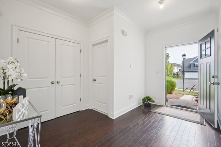 Property Photo:  15 Pansy Ct  NJ 08873 