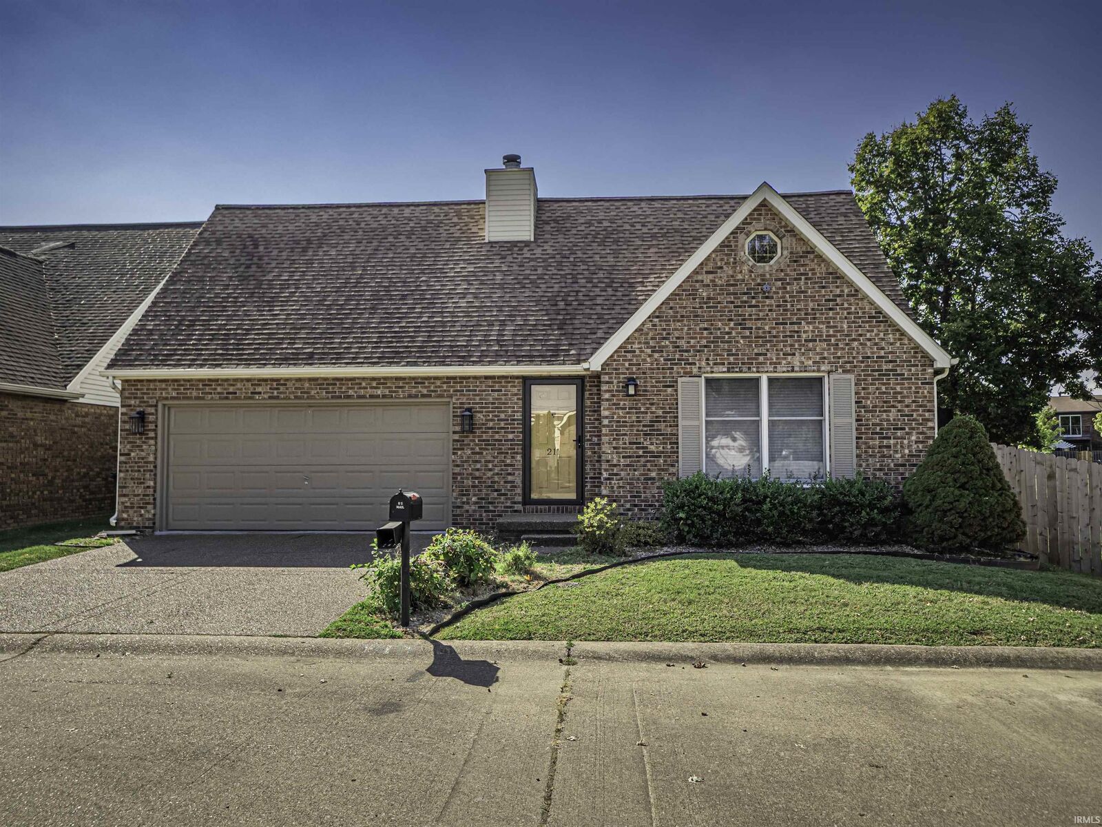 Property Photo:  211 Rosemarie Court  IN 47715-7425 