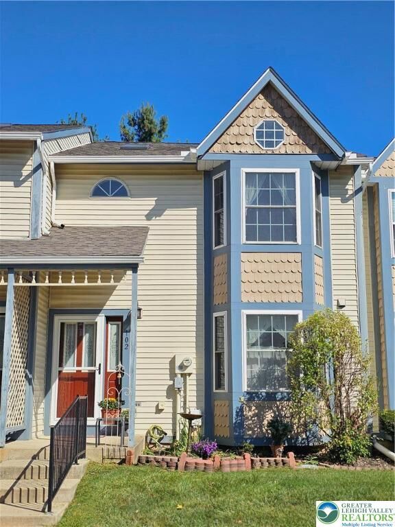 Property Photo:  102 Founders Court  PA 18020 