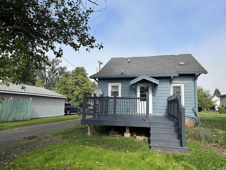 Property Photo:  3912 E 5th St  WI 54880 