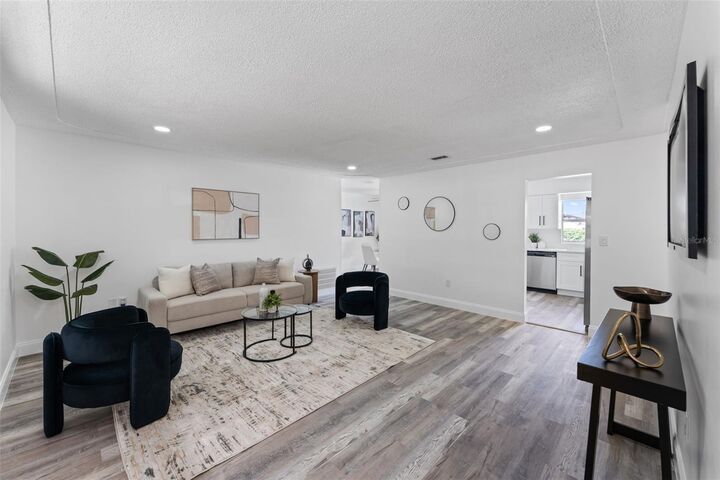 Property Photo:  720 Everglades Court  FL 32780 
