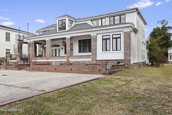 Property Photo:  1012 Beach Boulevard  MS 39530 