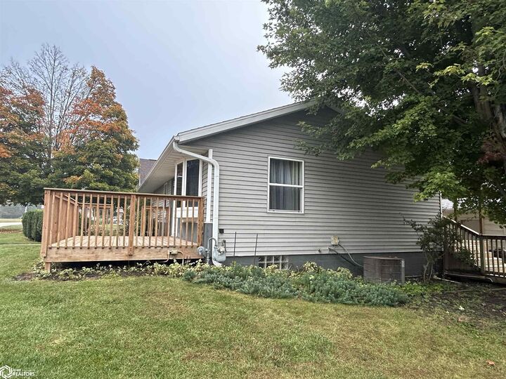 Property Photo:  1701 W Main Street  IA 50158 