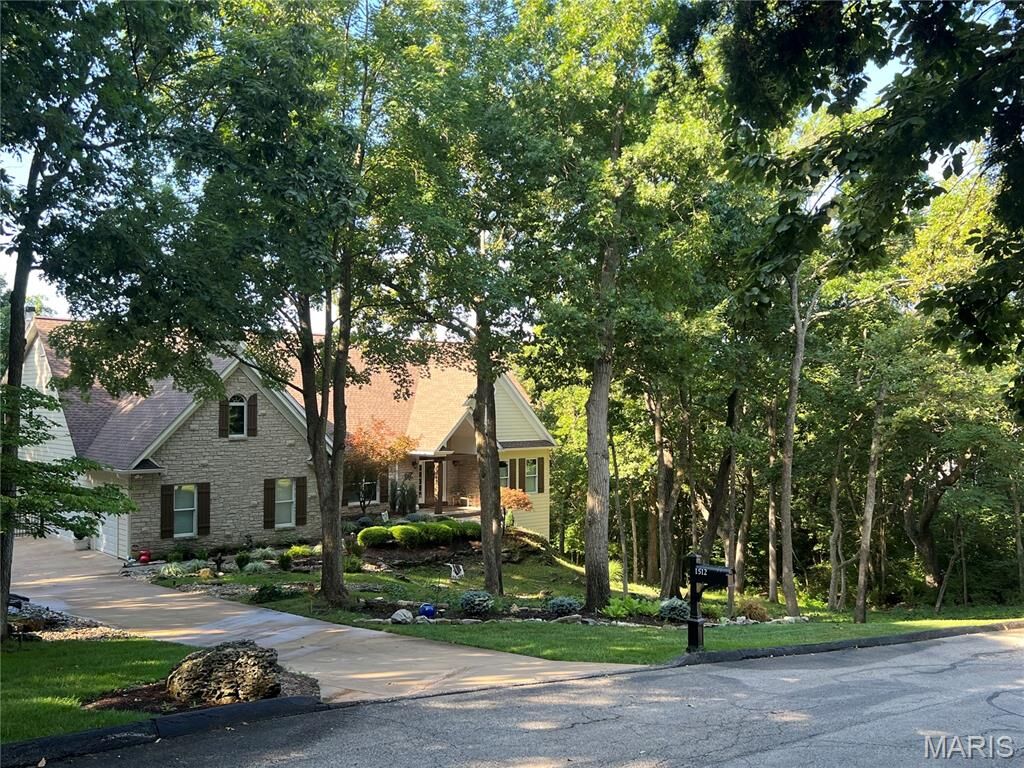 Property Photo: 1512 Saint James Place Court MO 63038