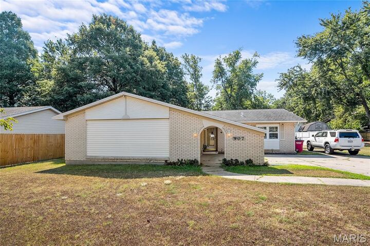 907 Stanford  Sikeston MO 63801 photo