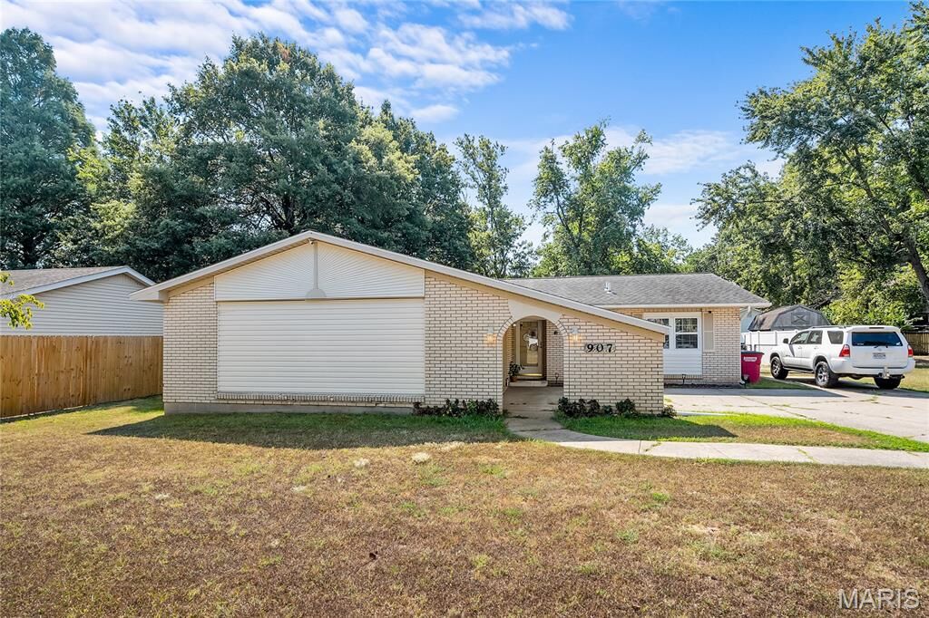 Property Photo: 907 Stanford MO 63801