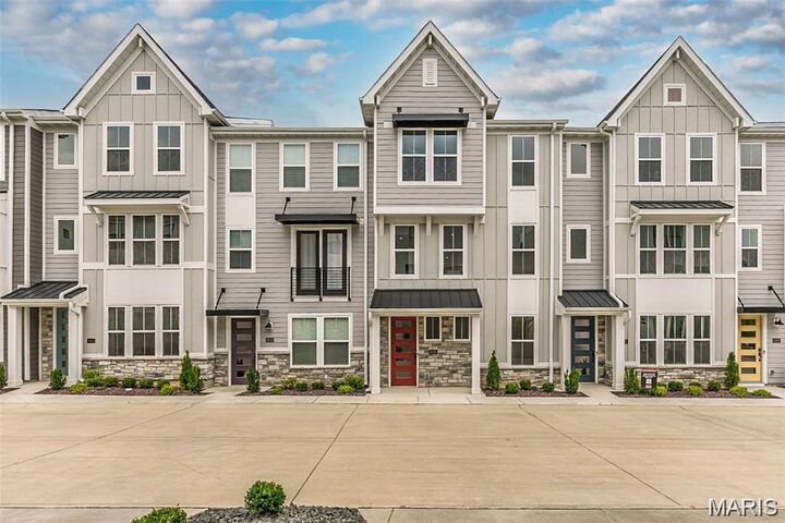 Property Photo:  8916 Gateway Circle 41-805  MO 63144 