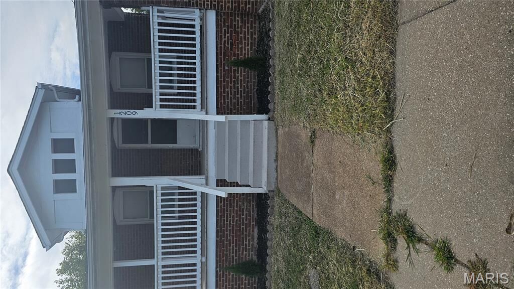 Property Photo:  1209 Griefield Place  MO 63133 