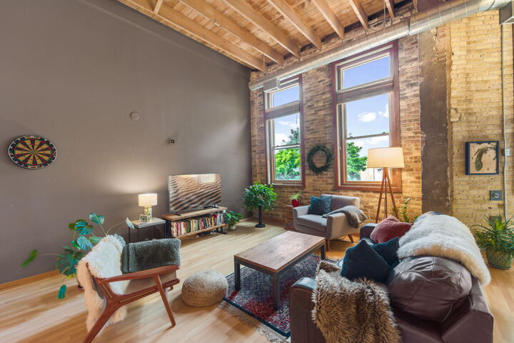 Property Photo:  306 E Lincoln Ave 8  WI 53207 