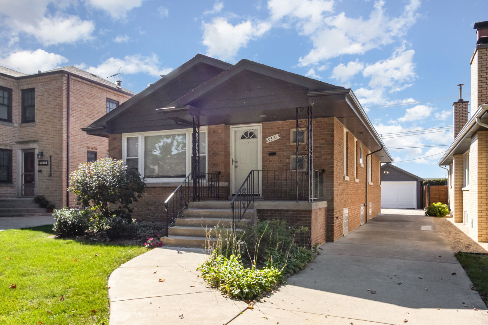 Property Photo:  9310 S Claremont Avenue  IL 60643 