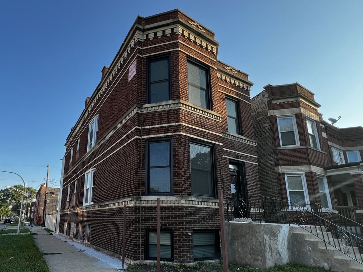 Property Photo:  4956 W Erie Street 1  IL 60644 