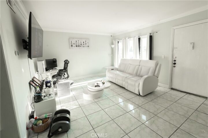 Property Photo:  1028 S Citron Street 16  CA 92805 