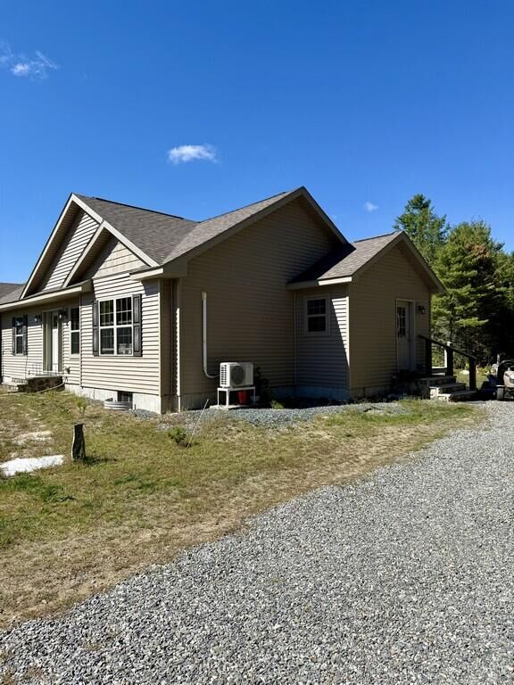 Property Photo:  21 Pioneer Way  ME 04408 