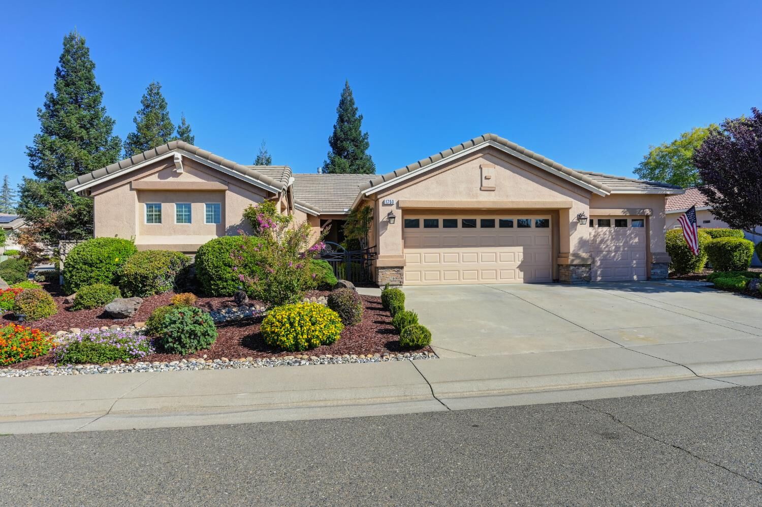 Property Photo:  1750 Alpenglow Lane  CA 95648 