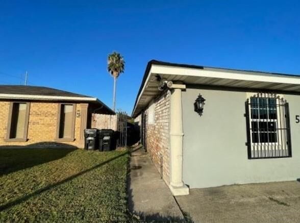Property Photo: 5530 Samovar Drive LA 70126