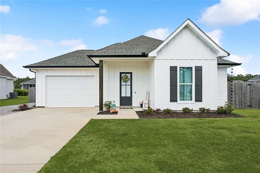 Property Photo:  20065 Kenny Lane  LA 70435 