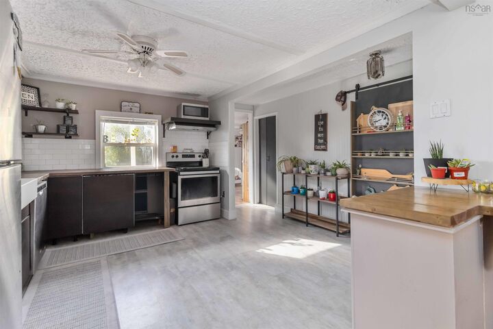 Photo de la propriété:  21 Littles Road  NS B3T 1Y7