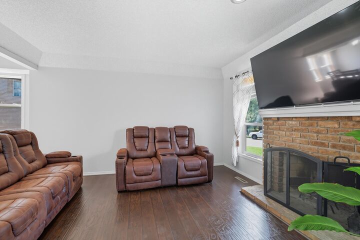 Property Photo:  2839 Henslow Avenue N  MN 55128 