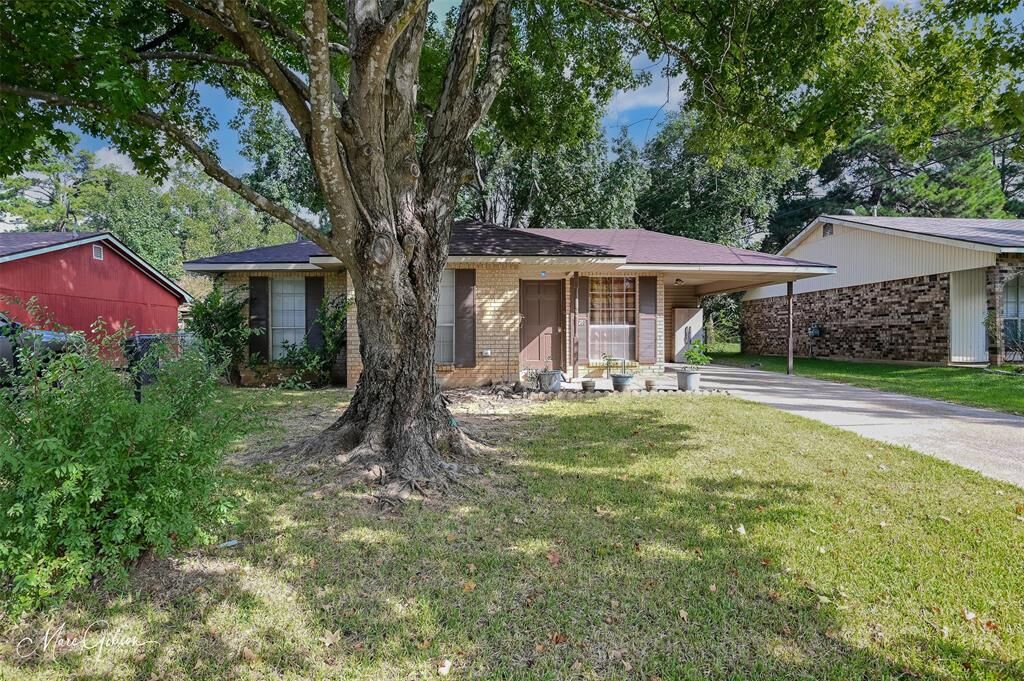 Property Photo:  4710 Erin Lane  LA 71109 