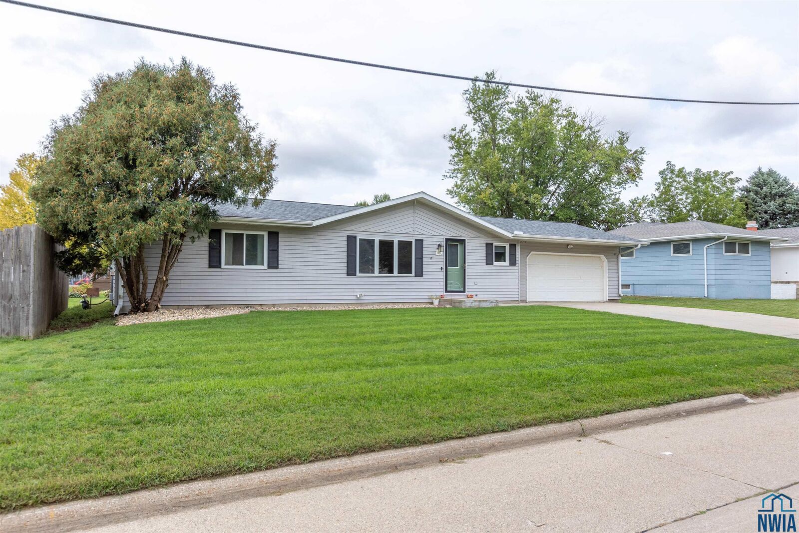 Property Photo:  409 Elm Street  IA 51055 
