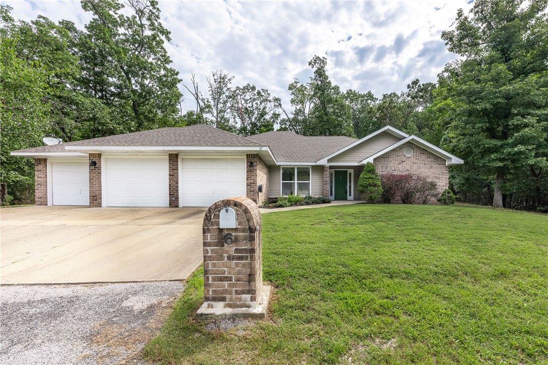 Property Photo:  6 Laxton Lane  AR 72714 
