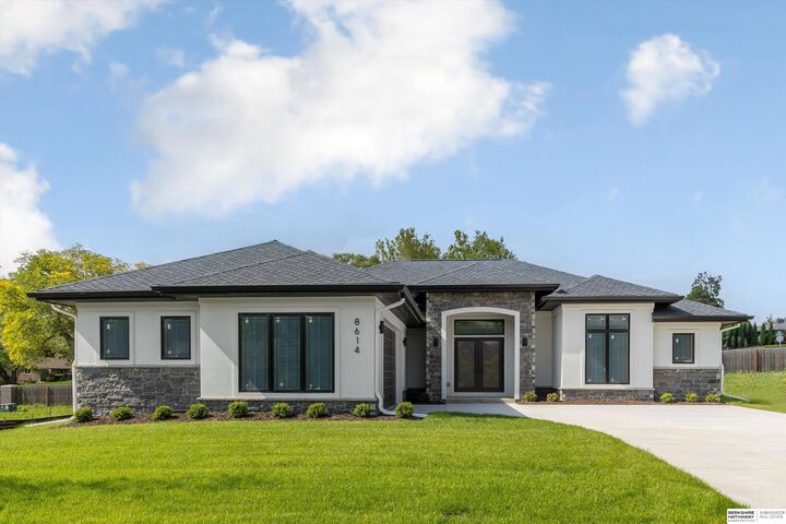 8614 Loveland Estates Court  Omaha NE 68124 photo