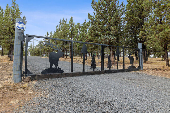Property Photo: 4763 SE Jerry Drive OR 97754