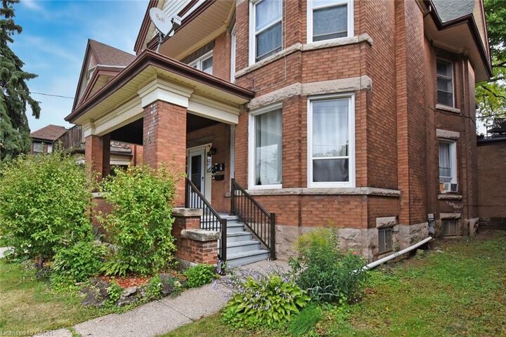 Property Photo:  461 Dundurn Street S  ON L8P 4M1 