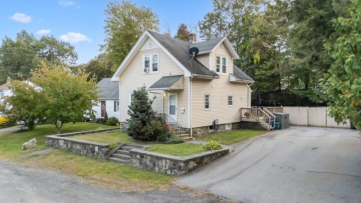 Property Photo:  9 Emily St  MA 01606 