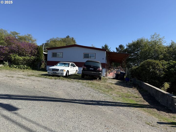 Property Photo: 16391 Highway 101 5 OR 97415