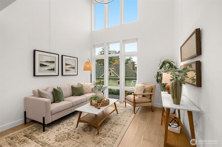 Property Photo: 222 C 10th Avenue E WA 98102
