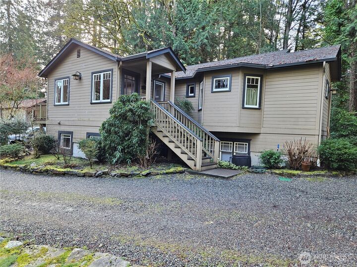 Property Photo: 9380 Ferncliff Avenue NE WA 98110