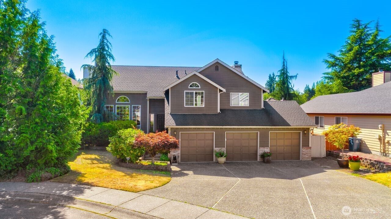 Property Photo:  17426  53rd Place W  WA 98037 