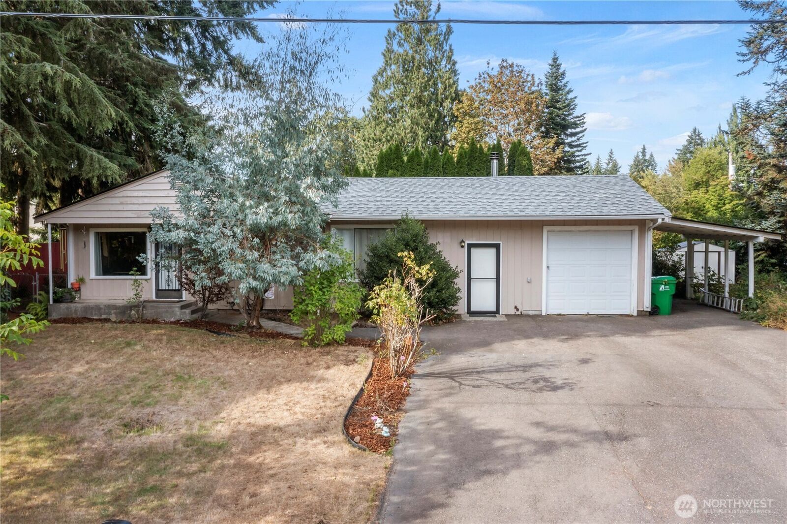 Property Photo:  3606  Entrada Drive NE  WA 98506 