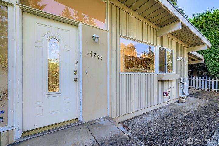 Property Photo:  14243 SE 14th Street  WA 98007 