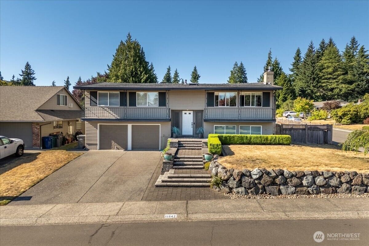 Property Photo:  11642 NE 135th Street  WA 98034 