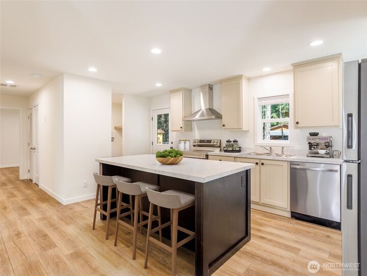 Property Photo: 321 N Mountain View Drive WA 98548