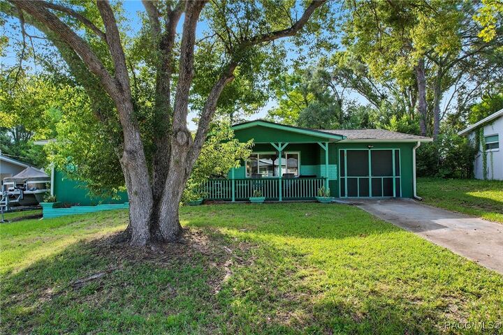 Property Photo: 63 S Desoto FL 34465