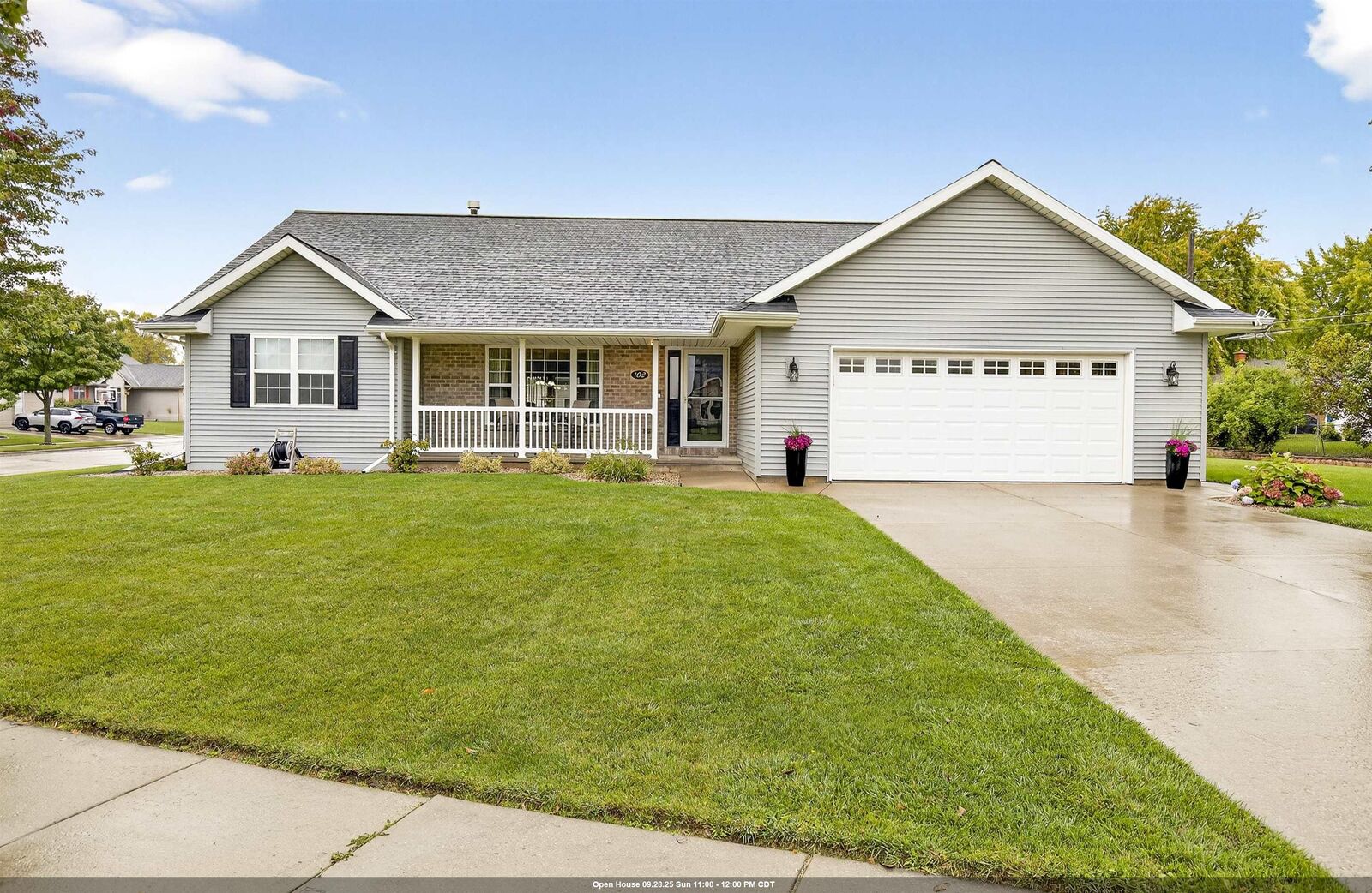 Property Photo:  102 Hidden Ridges Way  WI 54113-1336 