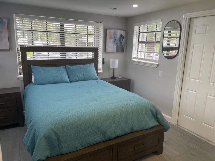 Property Photo:  3610 Lloyd Drive  FL 33309 