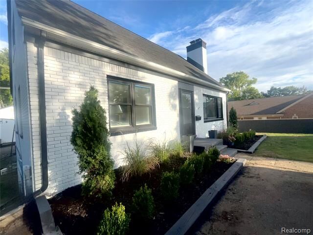 1228 N Main Street  Rochester MI 48307 photo