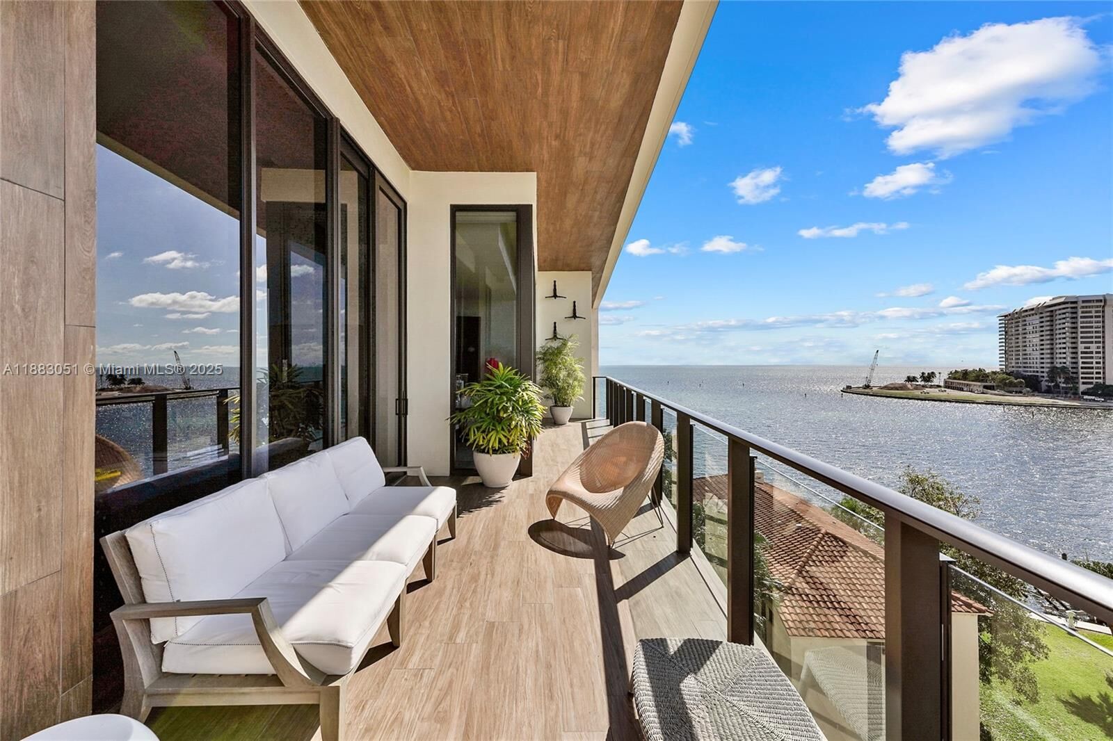 Property Photo:  3581 E Glencoe St 605  FL 33133 